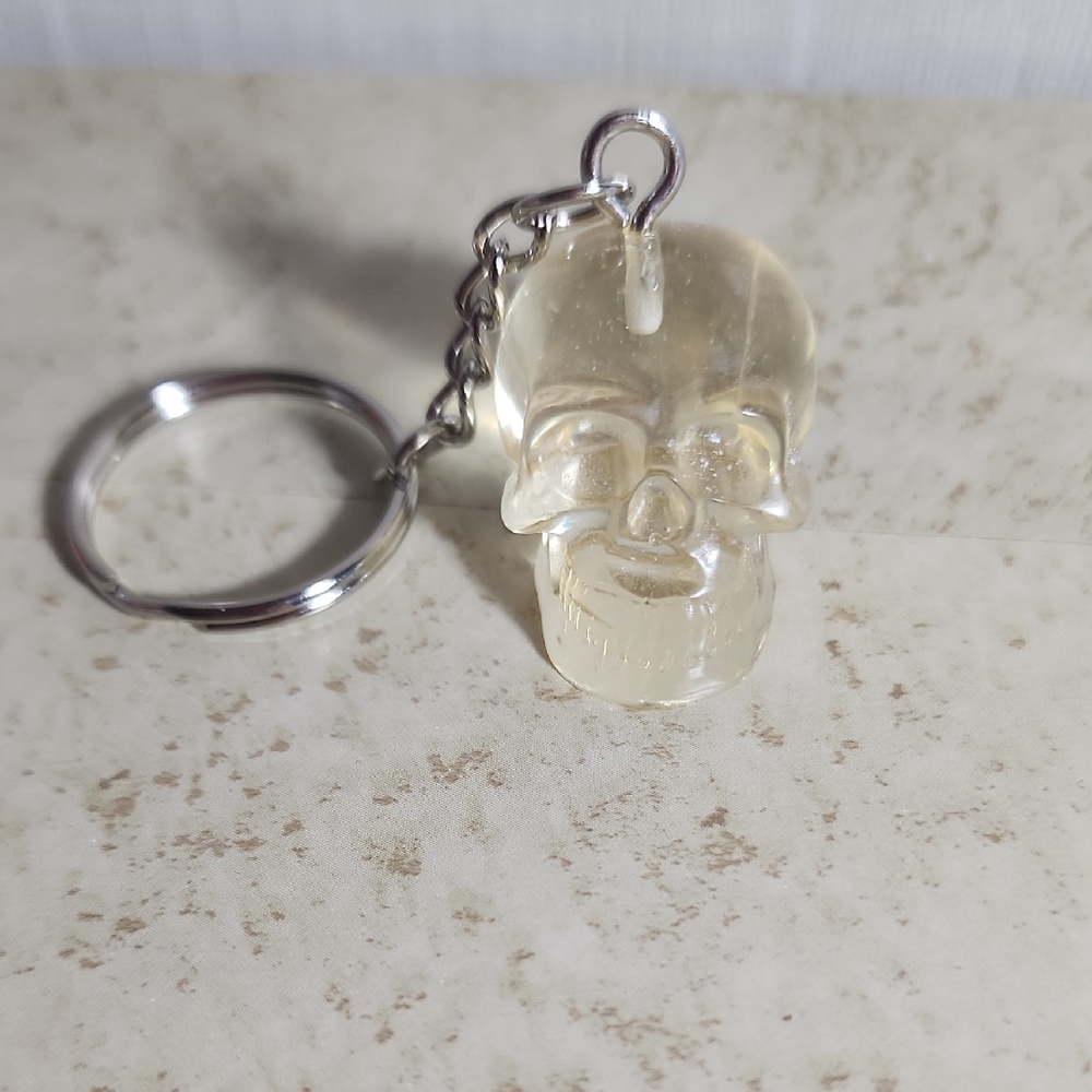 Skull Keychain ( clear )